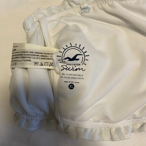 Hollister Ruffle Bandeau Bikini Top - NWOT - Picture 4 of 4